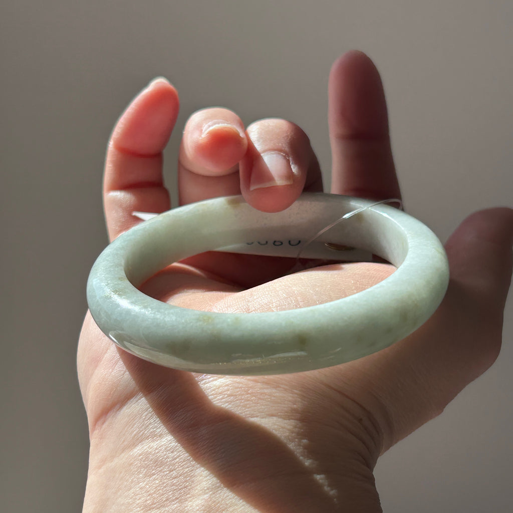 Light Pale Green with Sajin Bangle 59.5mm, photo 1 - Luxe Jadeite