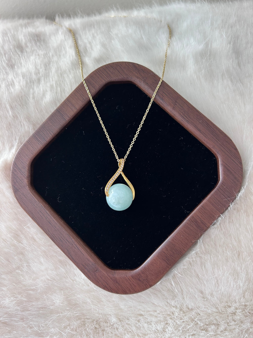 Apple green Burmese jadeite bead pendant in gold-plated sterling silver - Luxe Jadeite