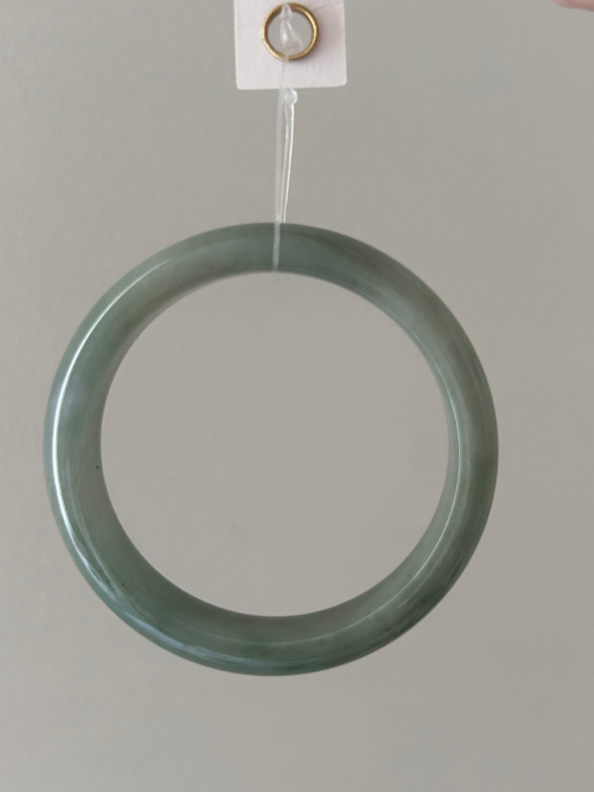 Oily green Burmese jadeite bangle, 52.8mm - Luxe Jadeite