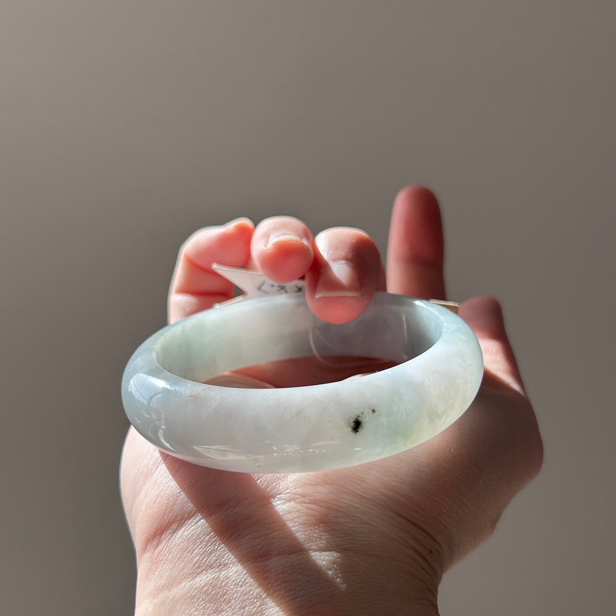 Icy lavender and dark green Burmese jadeite bangle with sa jin gold dust, 58.1mm, photo 4 - Luxe Jadeite
