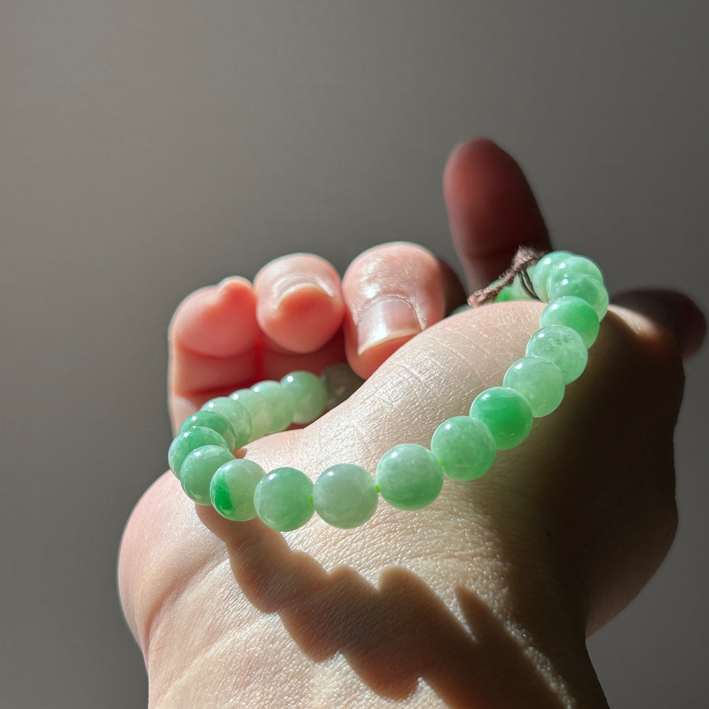 Apple green Burmese jadeite bead bracelet, photo 3 - Luxe Jadeite