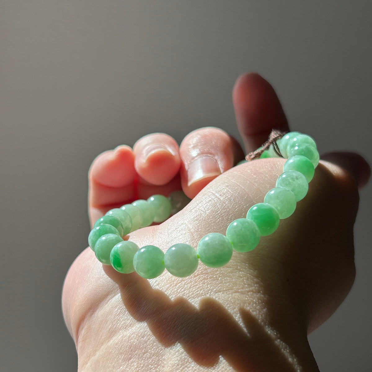 Apple green Burmese jadeite bead bracelet, photo 3 - Luxe Jadeite
