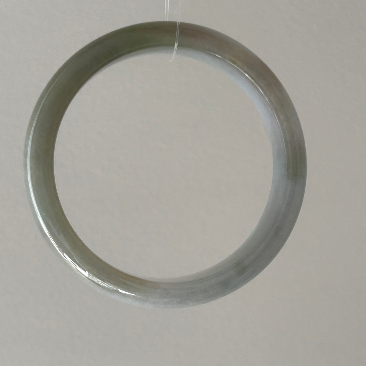 Tea Yellow on Light Green Bangle 57.7mm, photo 8 - Luxe Jadeite