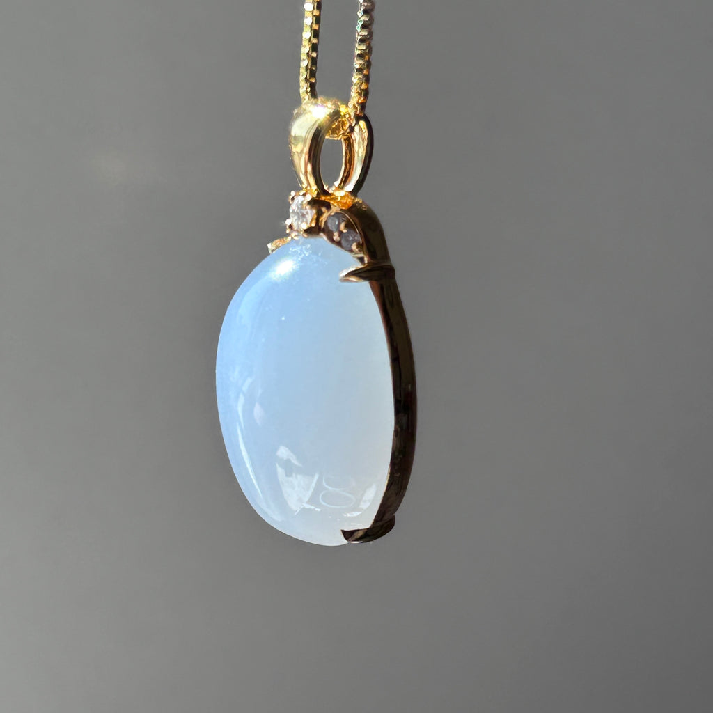 Lavender Egg Pendant, 18k Gold, photo 4 - Luxe Jadeite