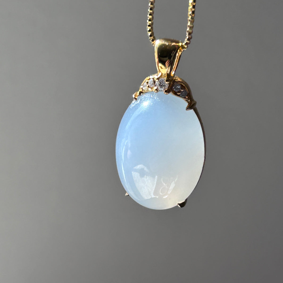 Lavender Egg Pendant, 18k Gold, photo 3 - Luxe Jadeite
