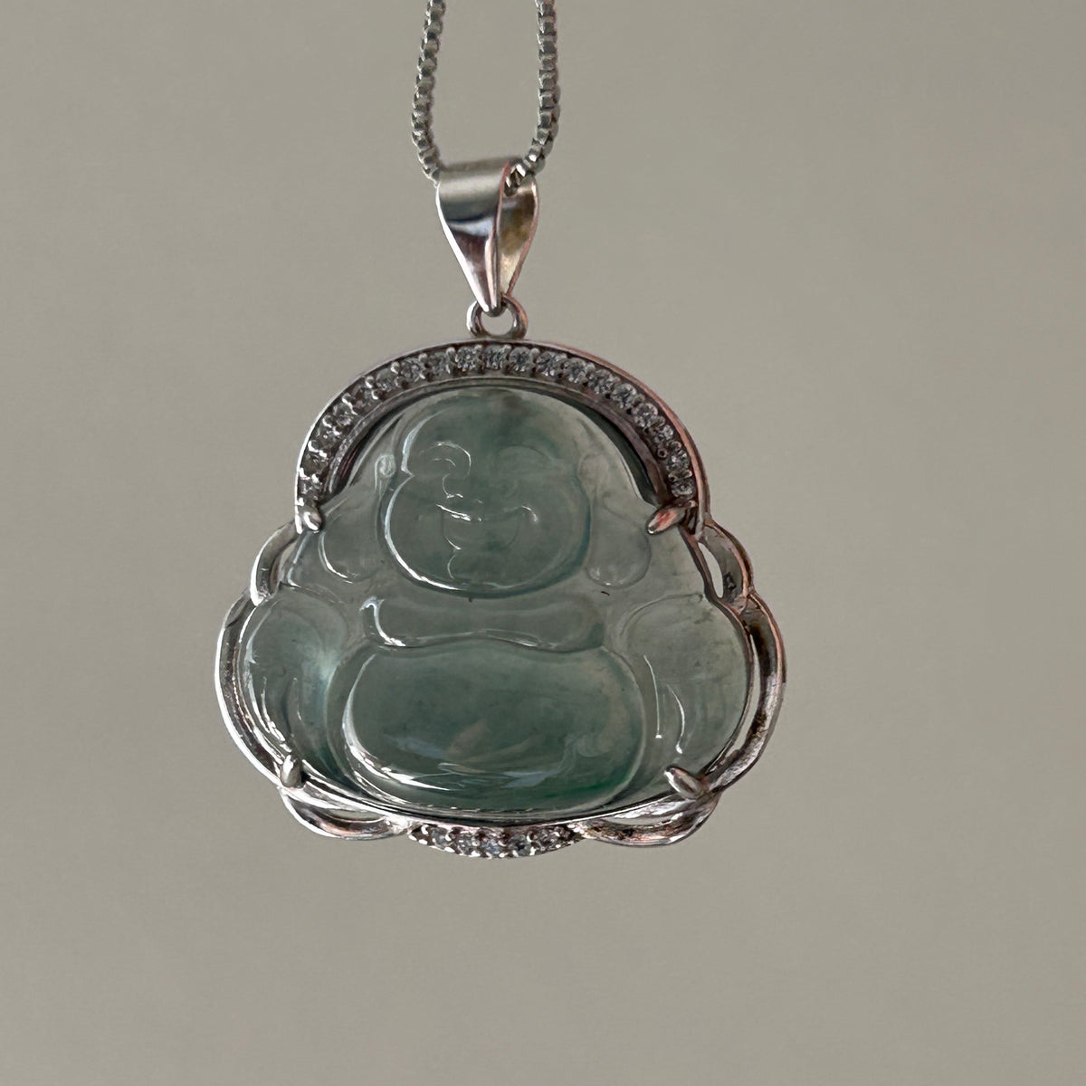 Bluey Green - Guatamalan Buddha Pendant, Sterling Silver, photo 7 - Luxe Jadeite