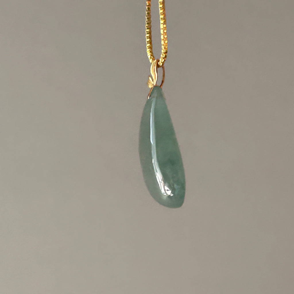 Lake Green Teardrop Pendant, 18k Gold, photo 7 - Luxe Jadeite