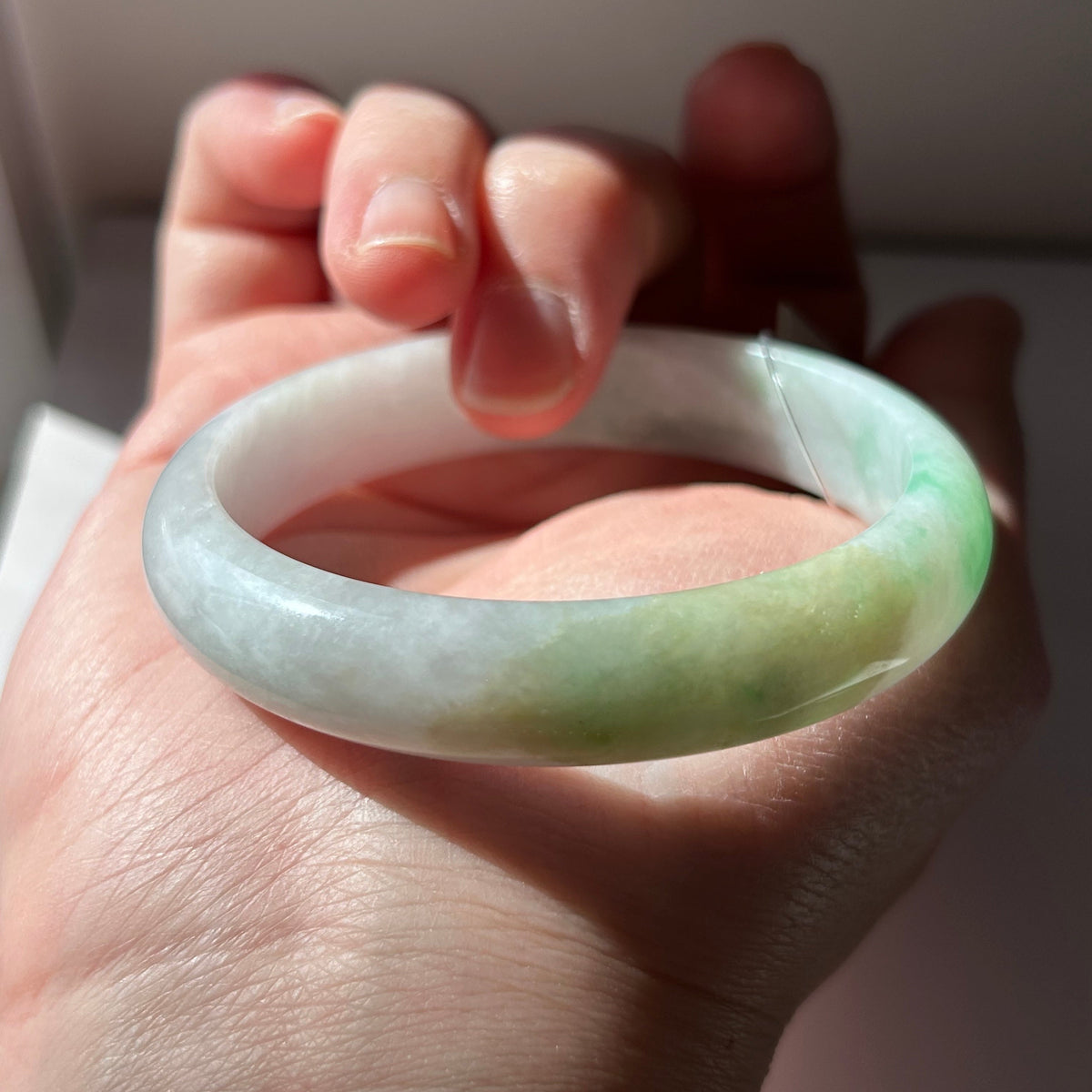 Subtle lavender bangle with floating apple green, 55.5mm - Luxe Jadeite
