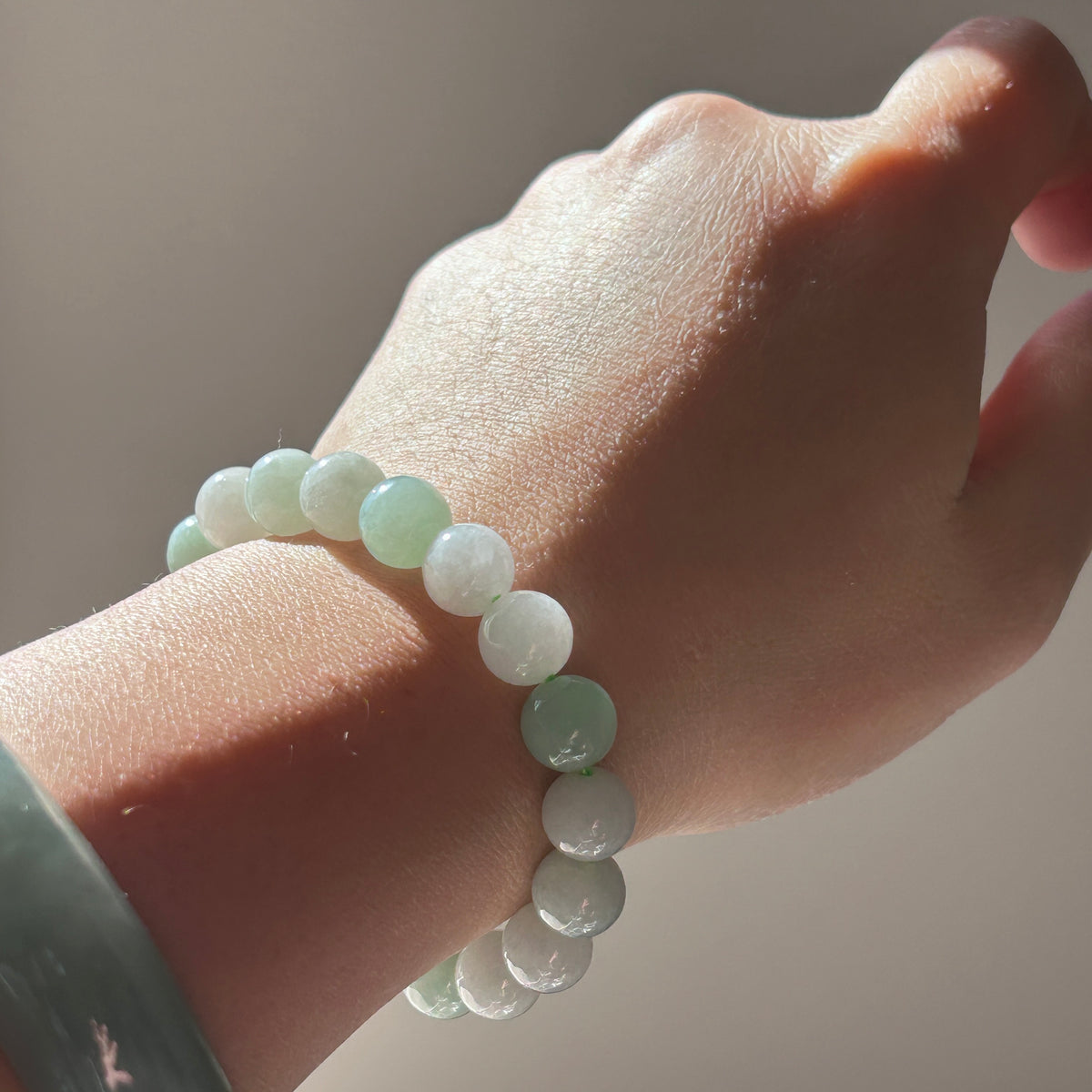 Pale Green and White alternating Bracelet 16.5 cm, photo 4 - Luxe Jadeite