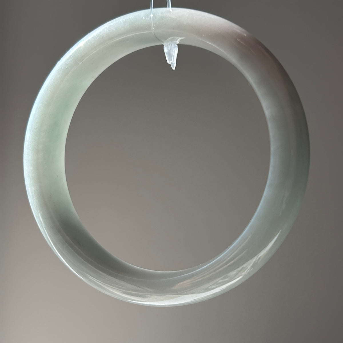 Light Green Bangle, Jade only (no metal setting), photo 5 - Luxe Jadeite