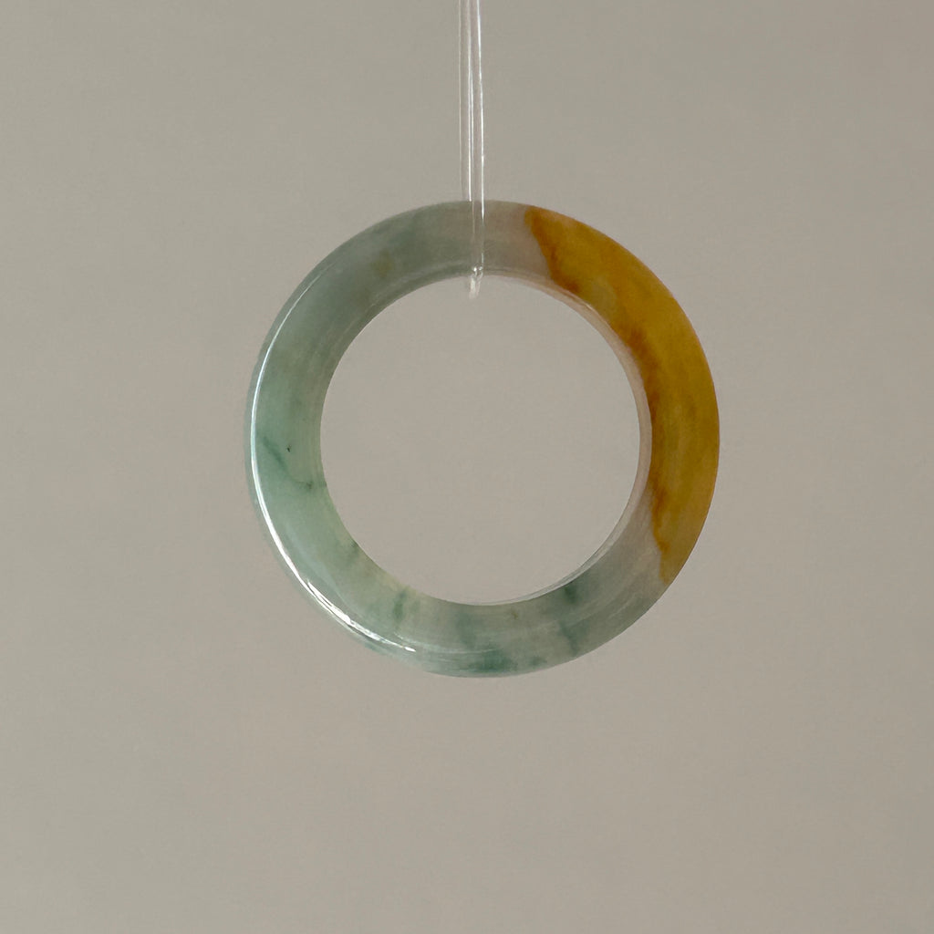 Floating Huang Fei Mountain Lake Ring US 7.5, photo 7 - Luxe Jadeite