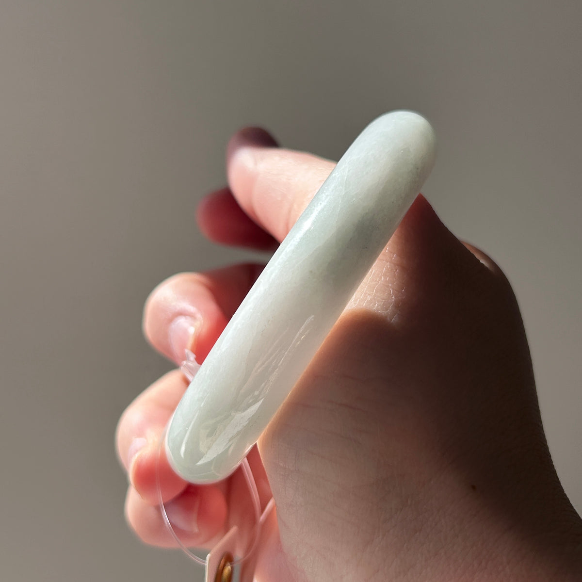 Light Green Bangle, Jade only (no metal setting), photo 3 - Luxe Jadeite