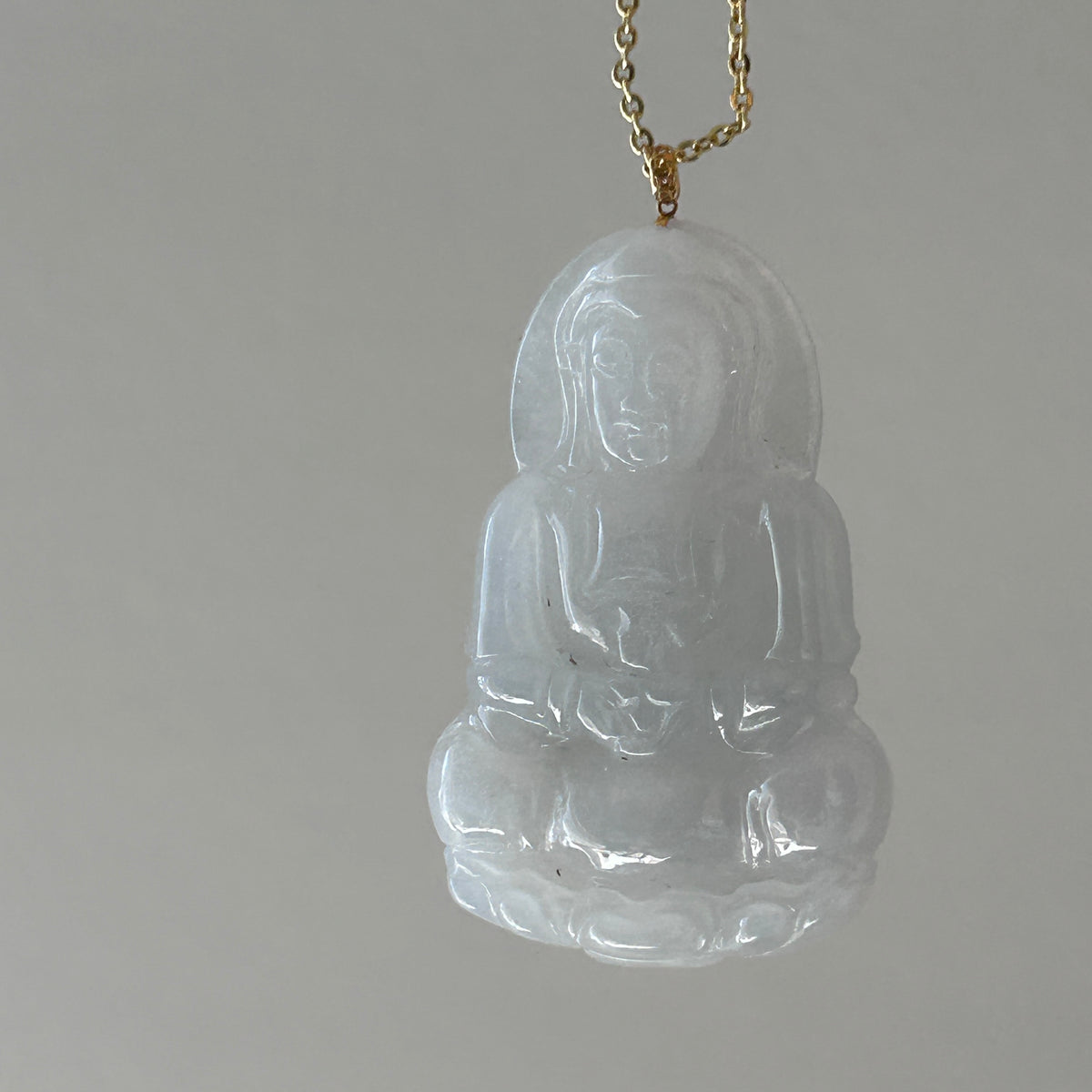White Buddha Pendant, 18k Gold, photo 8 - Luxe Jadeite