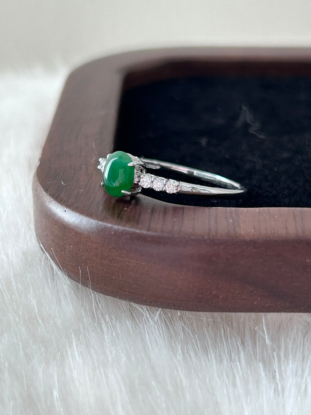 Imperial green jade cabochon ring in 18k white gold with diamonds - Luxe Jadeite