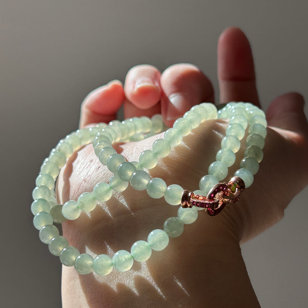 Icy pale green Burmese jadeite beaded necklace, 65cm, photo 4 - Luxe Jadeite