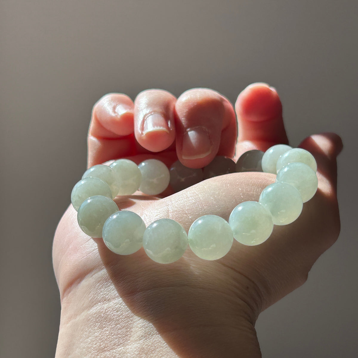 Pale Green Bracelet 17 cm, photo 3 - Luxe Jadeite