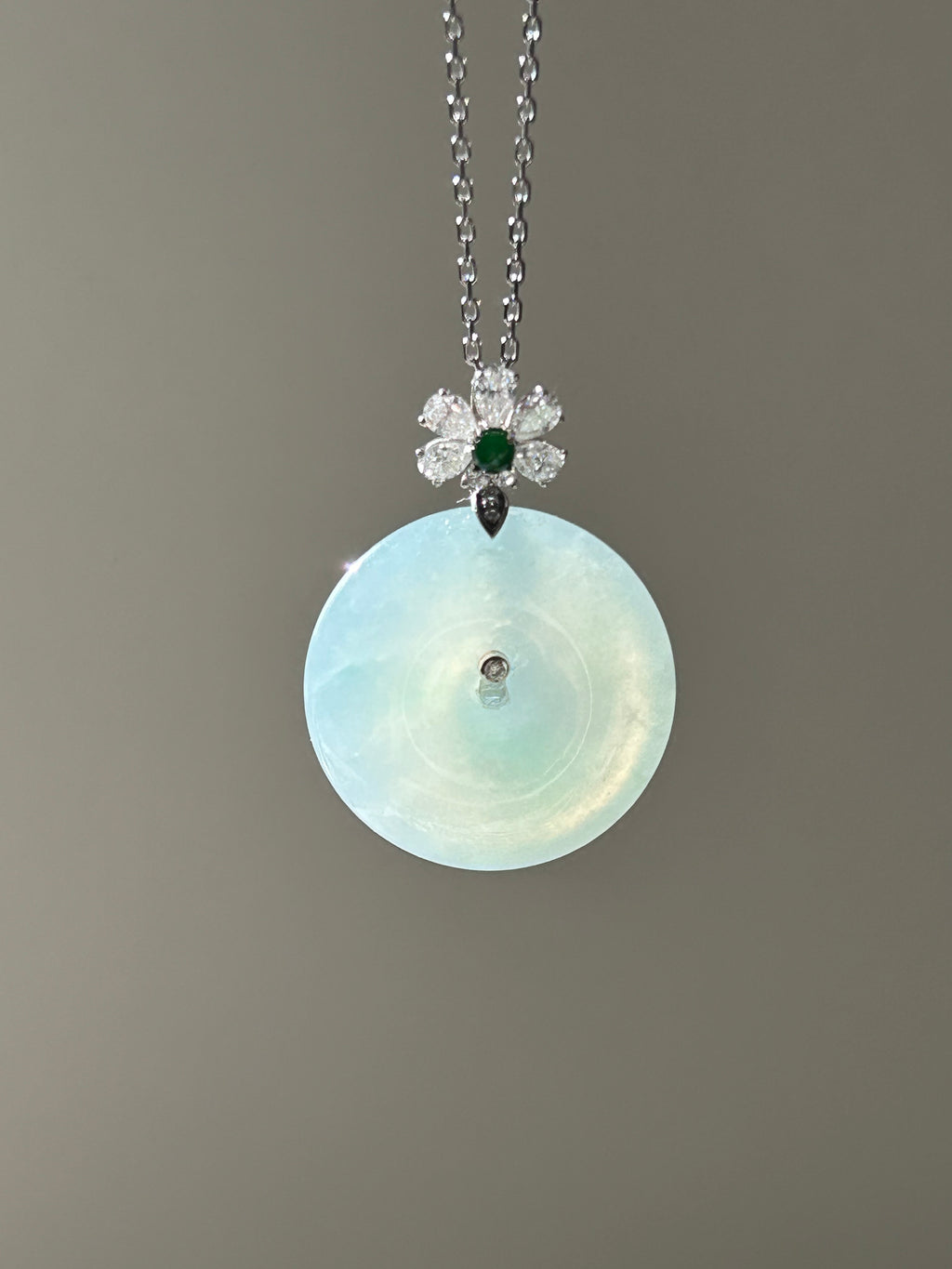 Icy ping an kou jadeite pendant in 18k white gold with moissanite - Luxe Jadeite