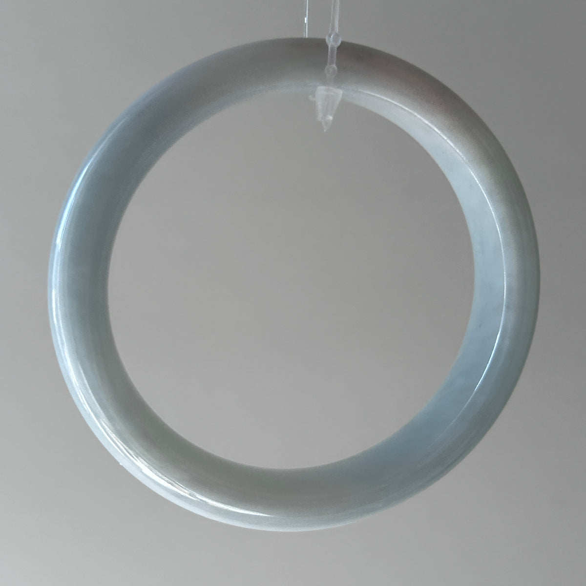 Light Green Bangle, Jade only (no metal setting), photo 8 - Luxe Jadeite