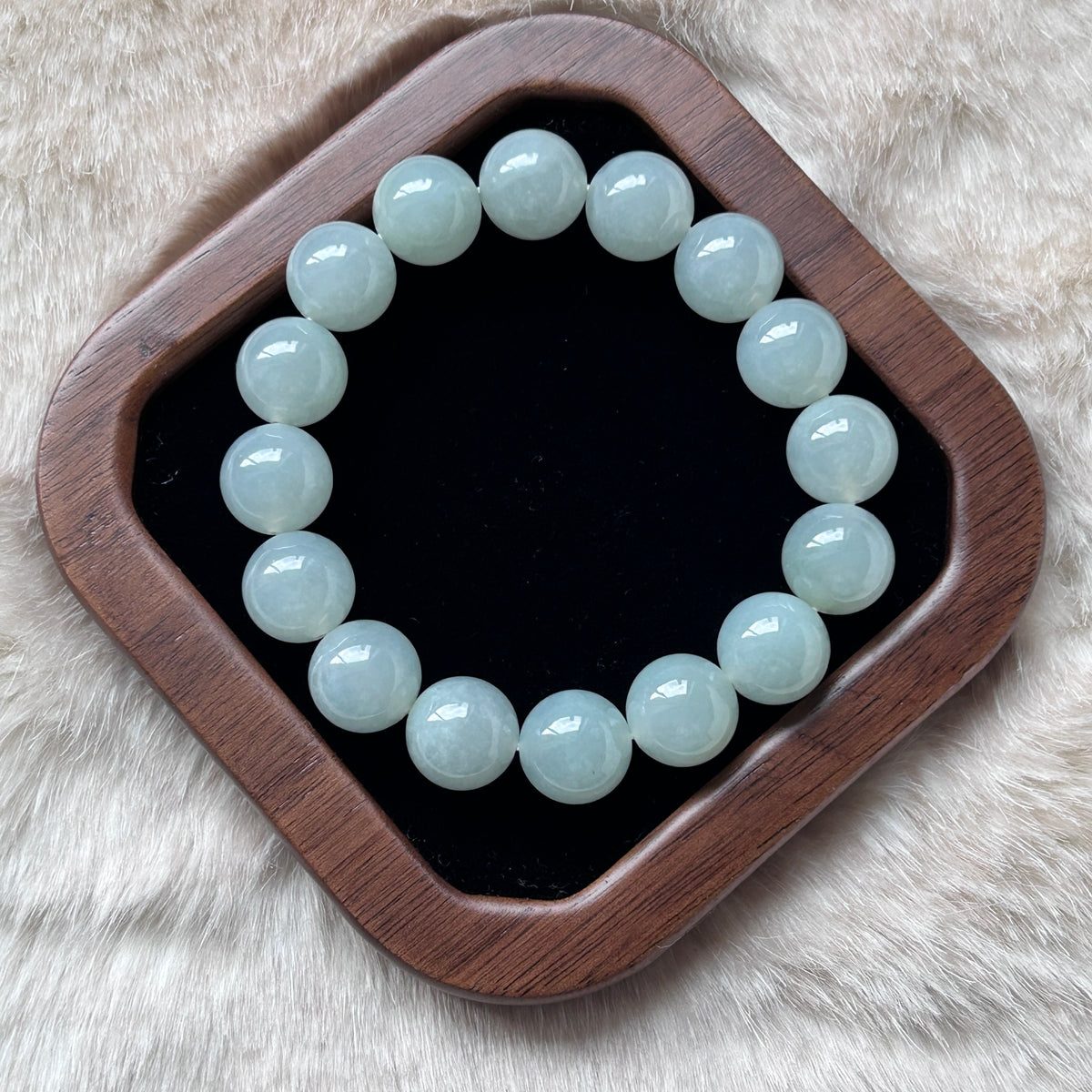 Pale Green Bracelet 17 cm, photo 8 - Luxe Jadeite