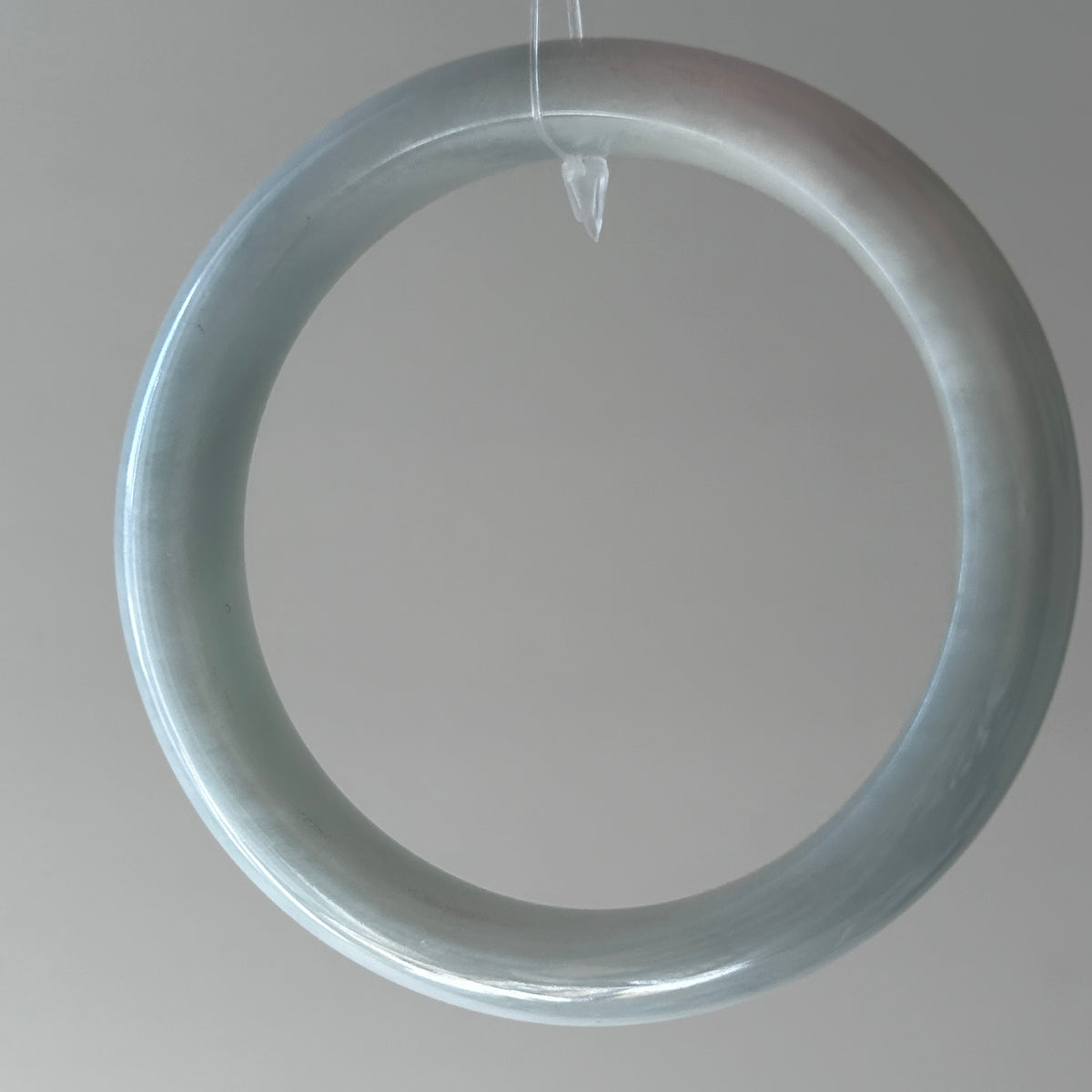 Light Green Bangle, Jade only (no metal setting), photo 7 - Luxe Jadeite