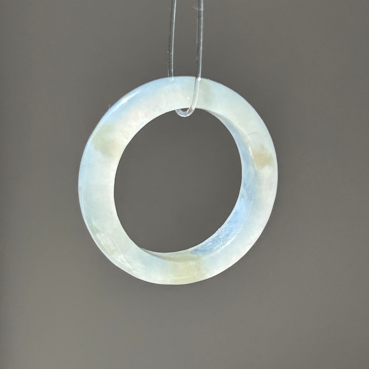 White with Floating Huang Fei Ring US 7.5, photo 4 - Luxe Jadeite