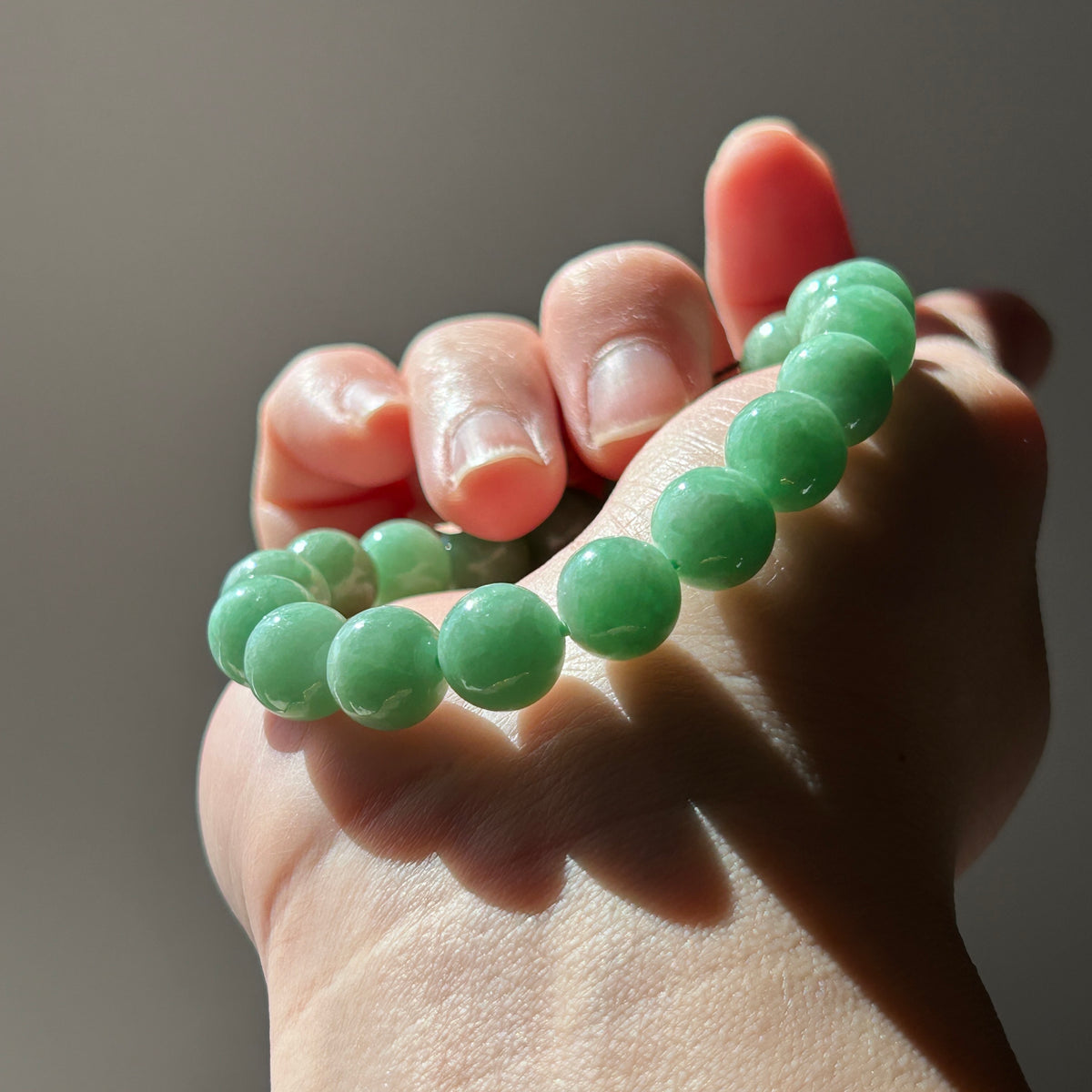 Apple green Burmese jadeite bead bracelet, photo 3 - Luxe Jadeite