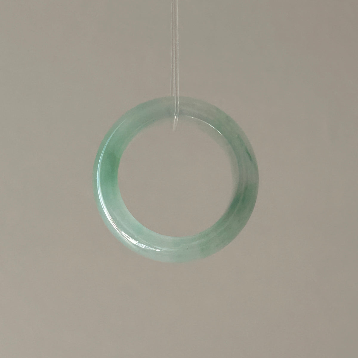 Apple Green with Floating Spicy Green Ring US 7.5, photo 8 - Luxe Jadeite