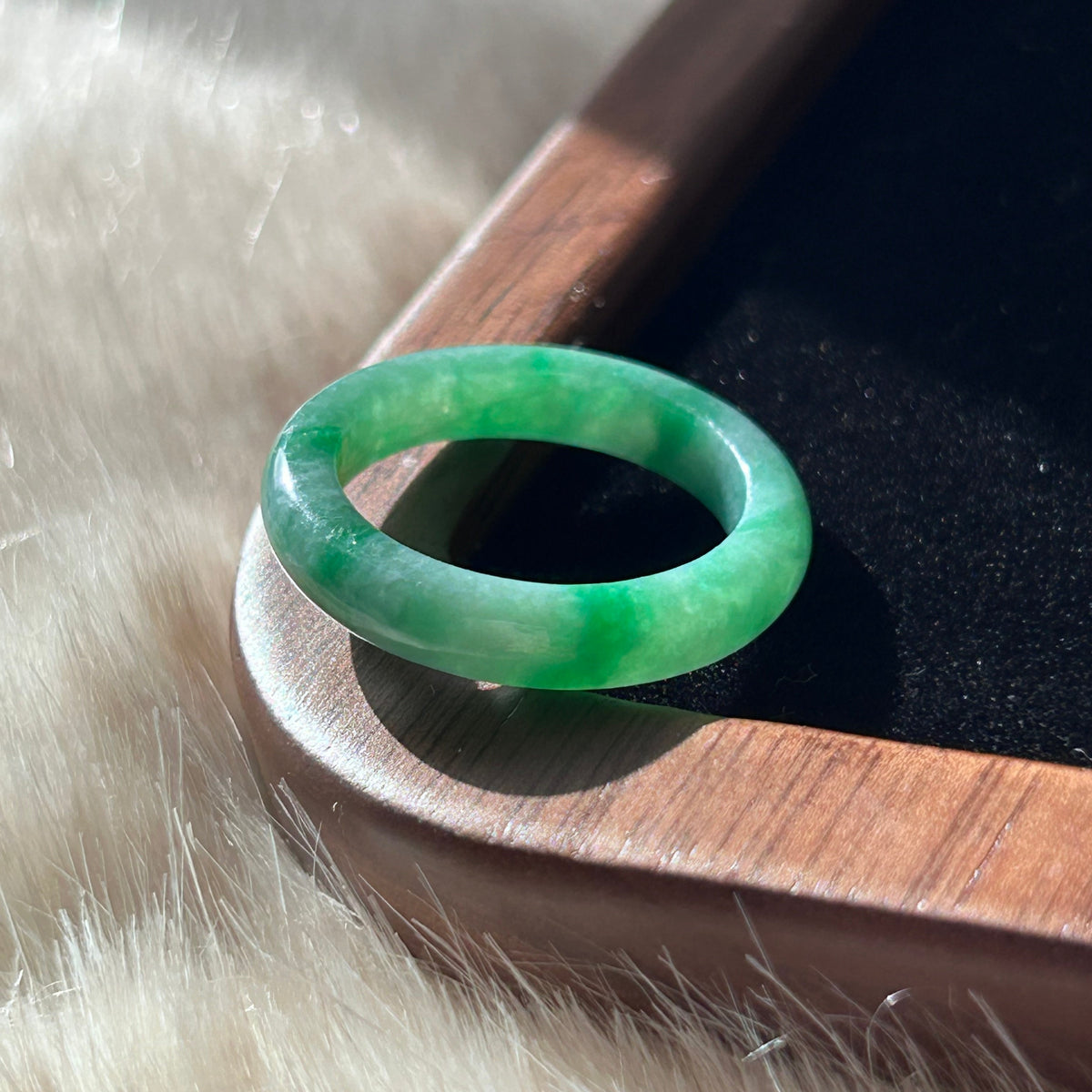 Apple green jadeite ring with floating spicy green - Luxe Jadeite