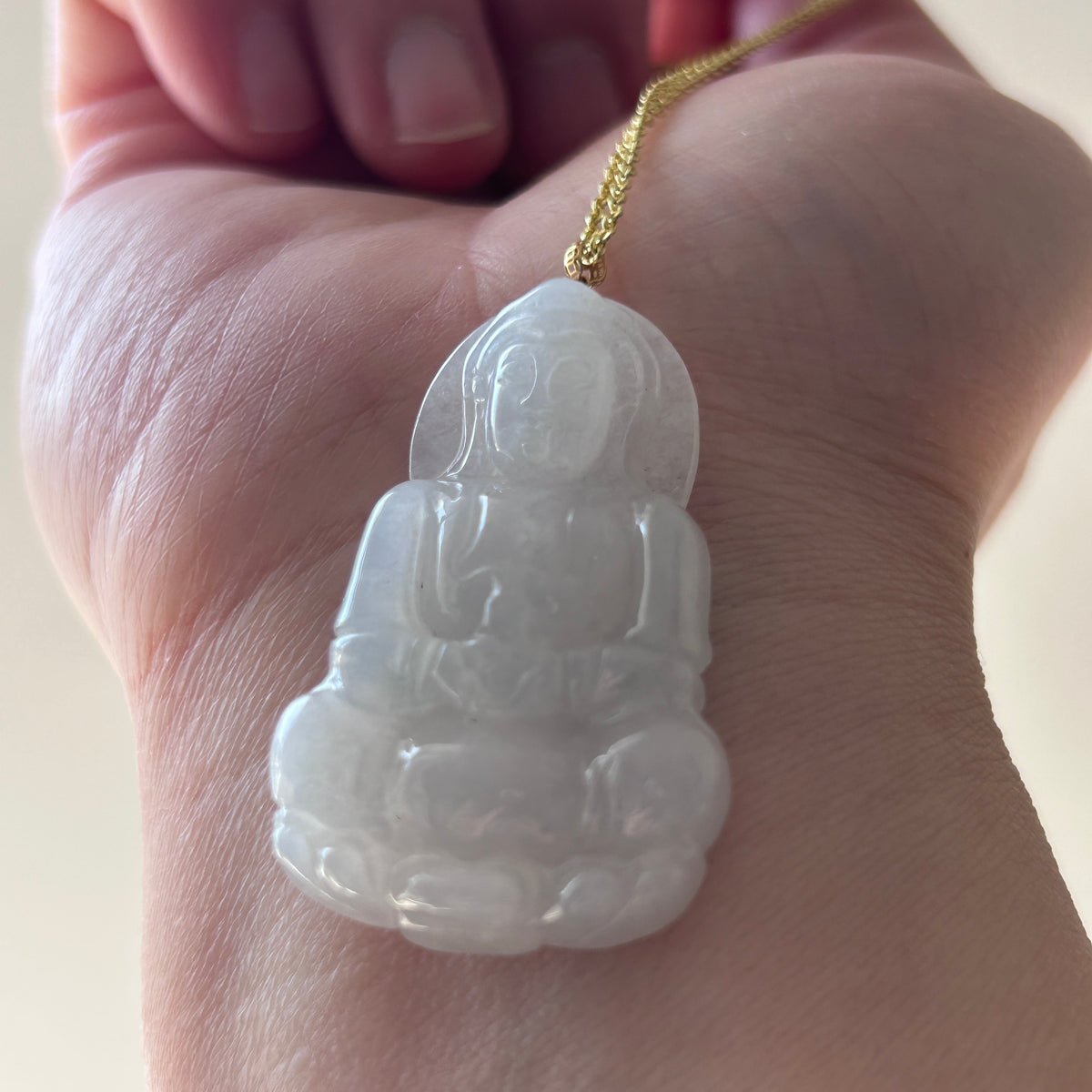 White Buddha Pendant, 18k Gold, photo 4 - Luxe Jadeite