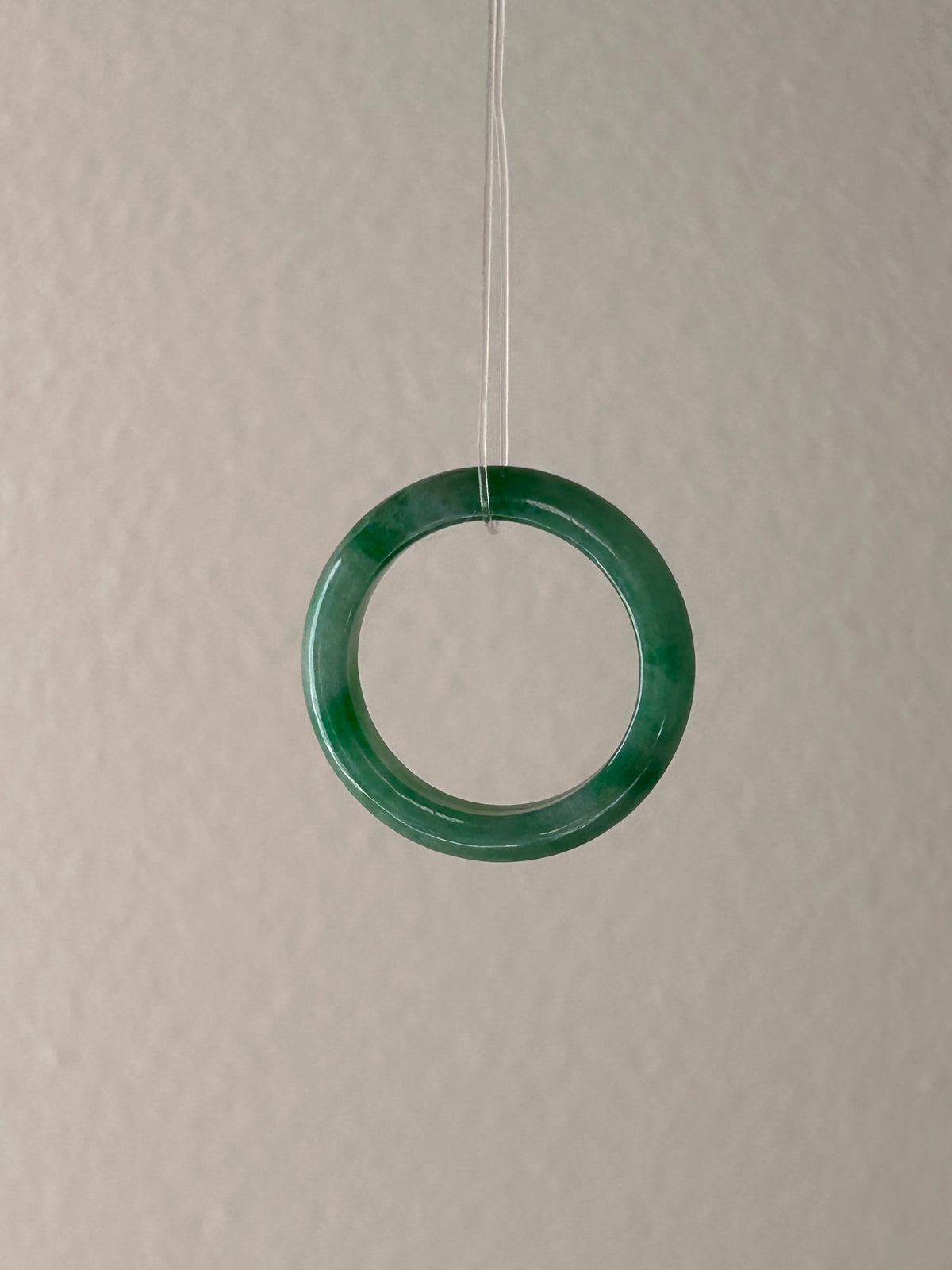 Apple green jadeite ring with floating spicy green - Luxe Jadeite
