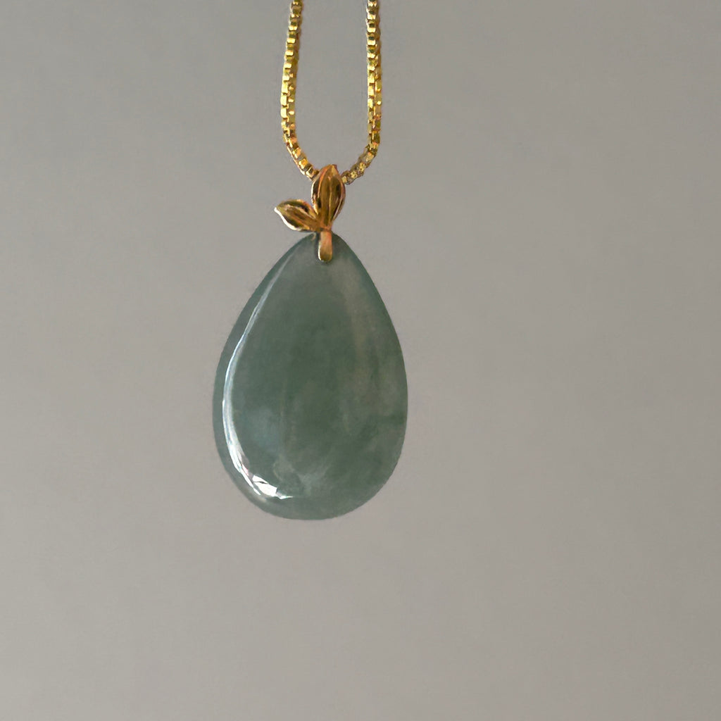 Lake Green Teardrop Pendant, 18k Gold, photo 6 - Luxe Jadeite