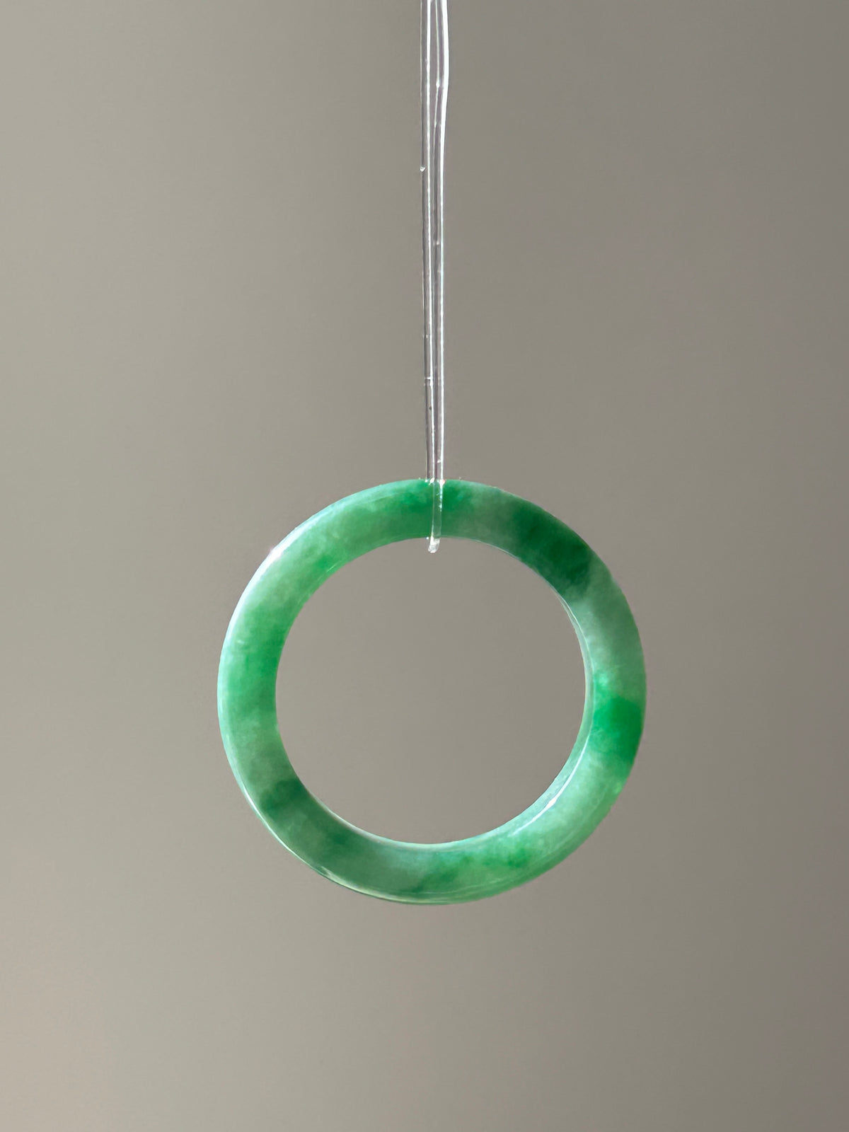 Apple green jadeite ring with floating spicy green - Luxe Jadeite