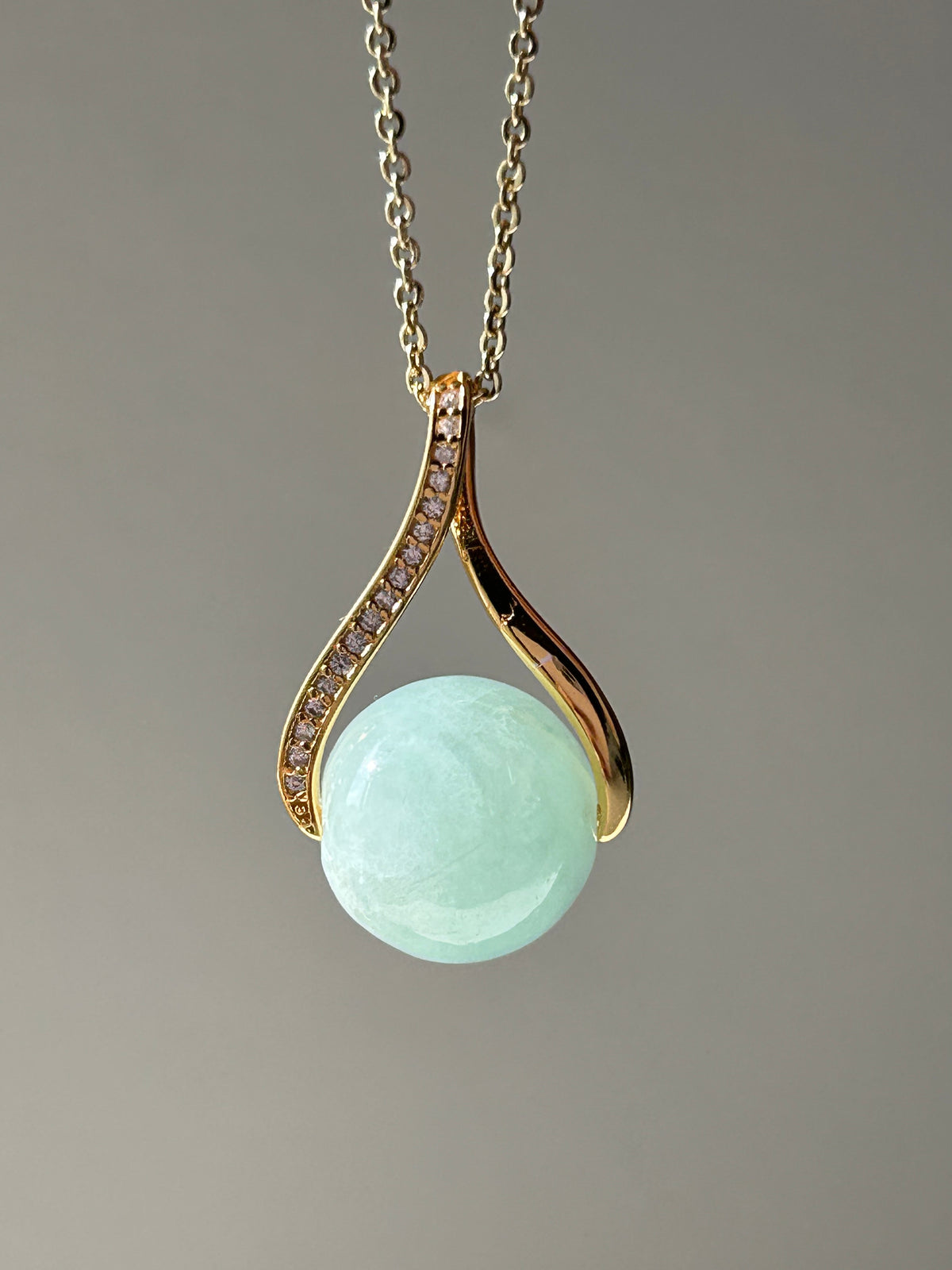 Apple green Burmese jadeite bead pendant in gold-plated sterling silver - Luxe Jadeite