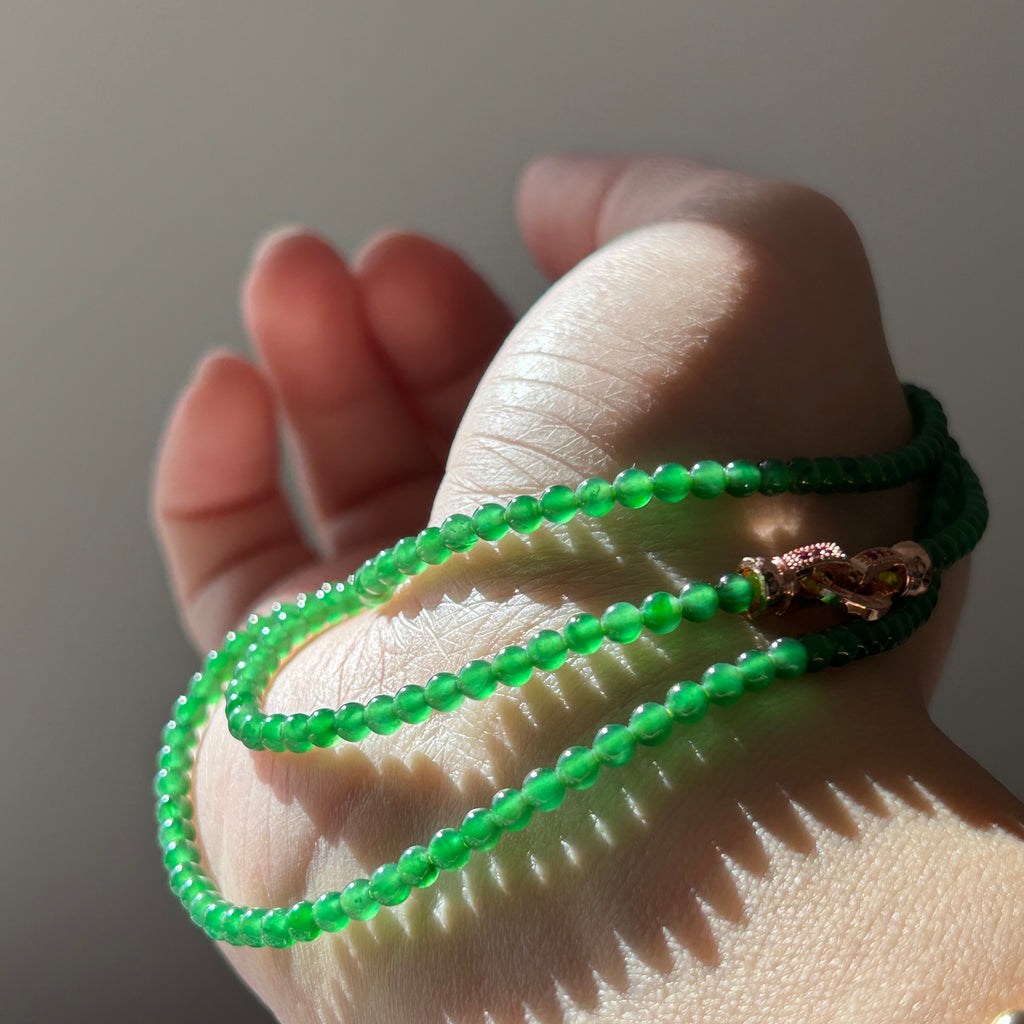 Imperial green Burmese jadeite beaded necklace, 55cm, photo 5 - Luxe Jadeite