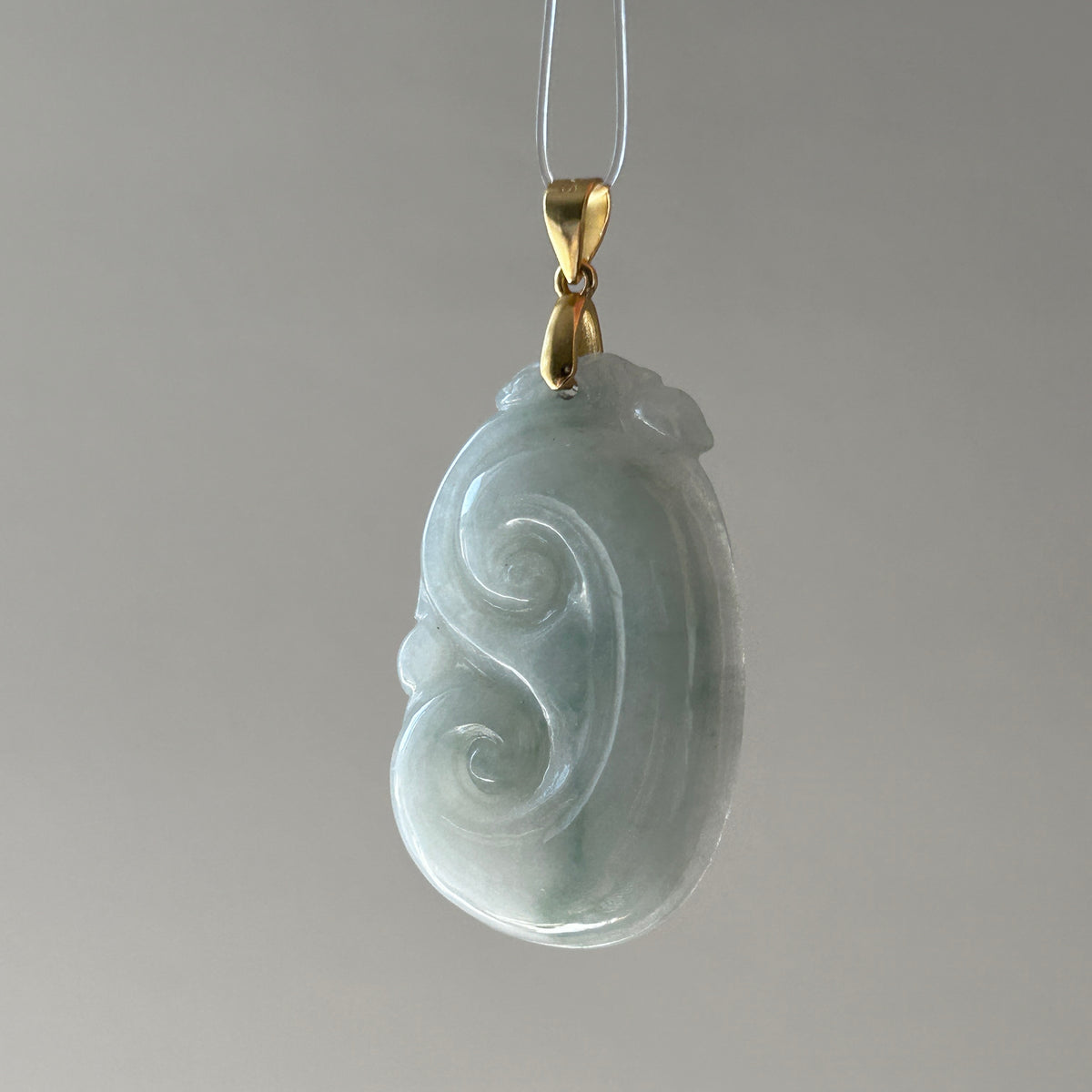 Light Green Ruyi Pendant in Sterling Silver, photo 2 - Luxe Jadeite