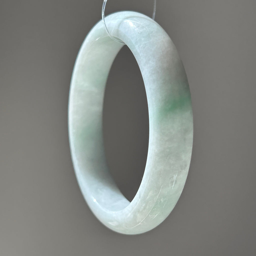 White Moss Green with Floating Apple Green Bangle 54.9mm, photo 5 - Luxe Jadeite