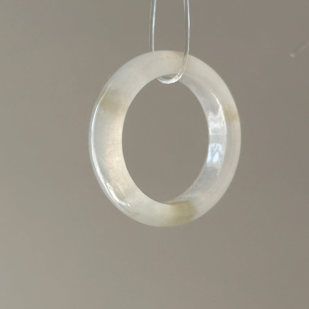 White with Floating Huang Fei Ring US 7.5, photo 6 - Luxe Jadeite