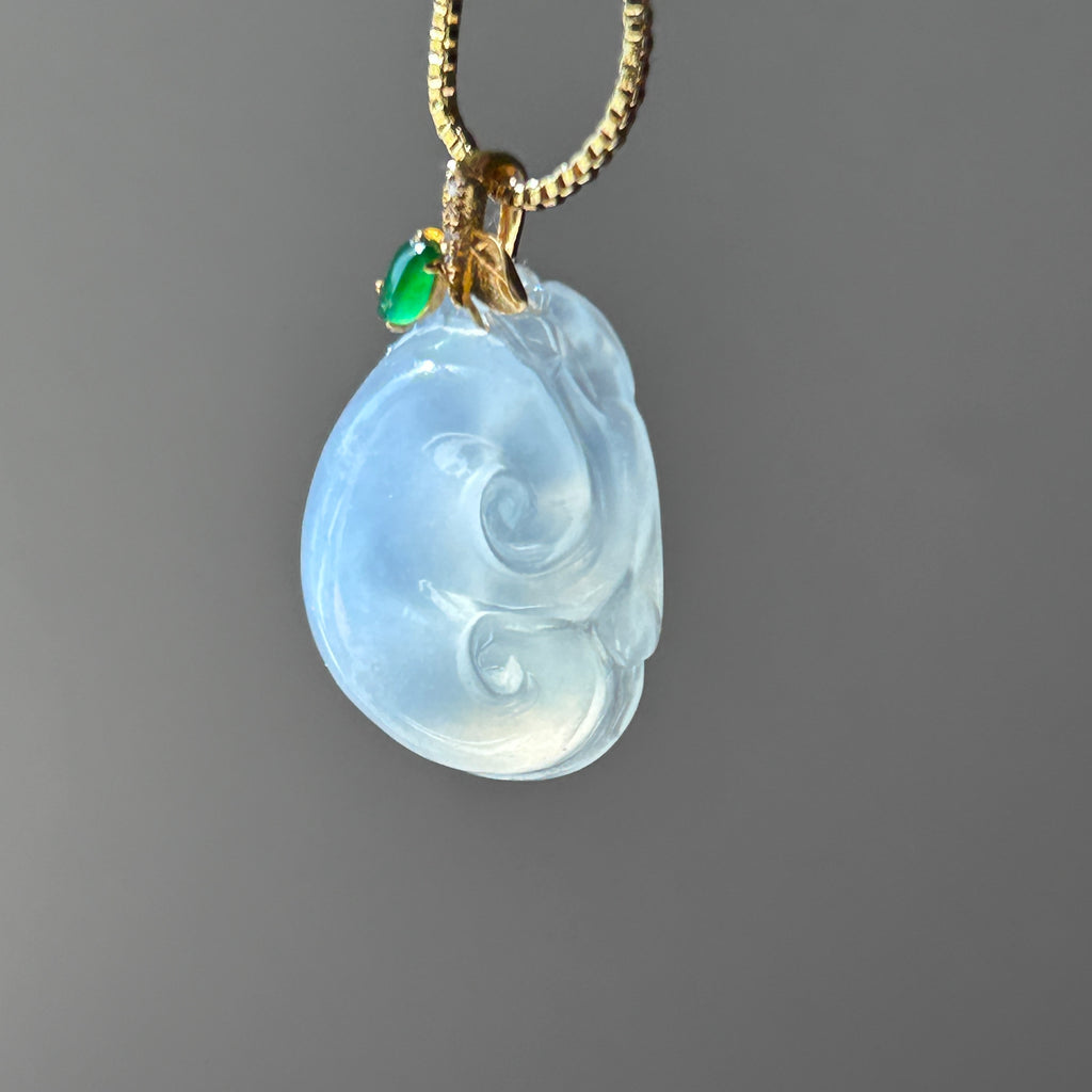 Icy Pale Green Ruyi Pendant, 18k Gold, photo 4 - Luxe Jadeite
