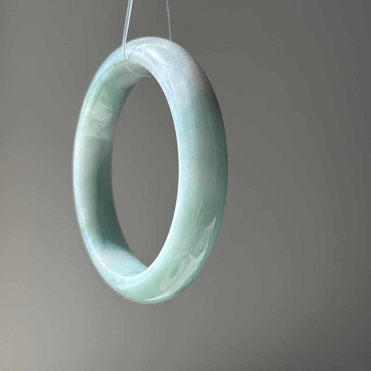 Apple Green Bangle, Jade only (no metal setting), photo 4 - Luxe Jadeite