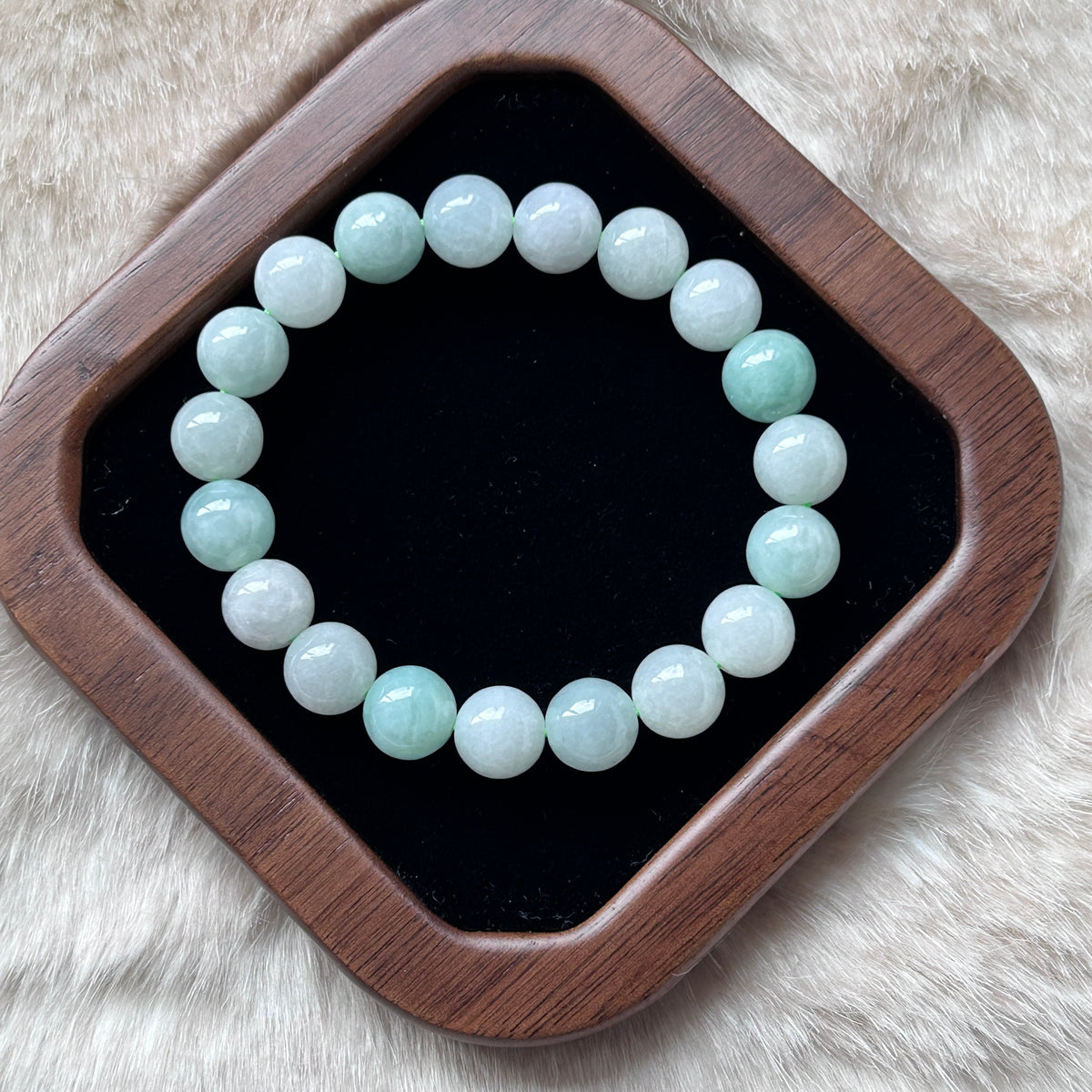 Pale Green and White alternating Bracelet 16.5 cm, photo 7 - Luxe Jadeite