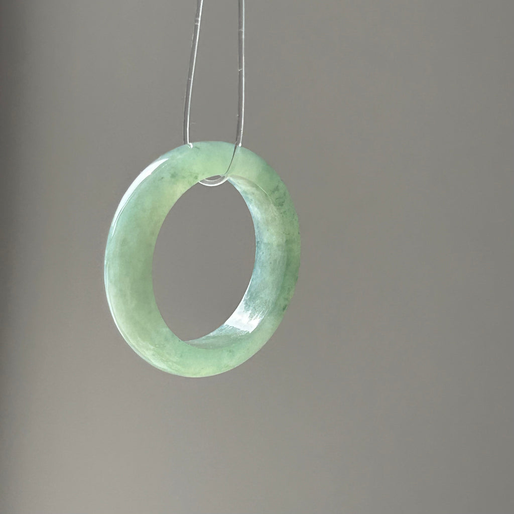Apple Green Jadeite Ring - Smaller Scale, photo 5 - Luxe Jadeite