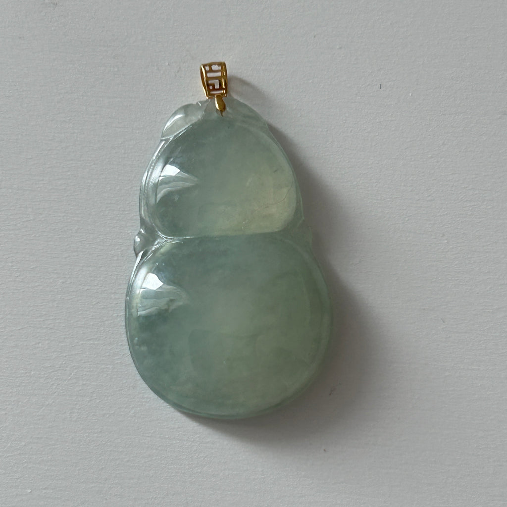 Pale Green Pendant, 18k Gold, photo 8 - Luxe Jadeite