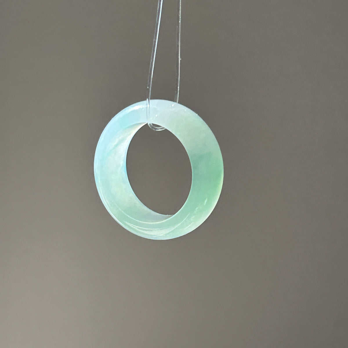 Apple Green with Floating Spicy Green Ring US 7.5, photo 5 - Luxe Jadeite