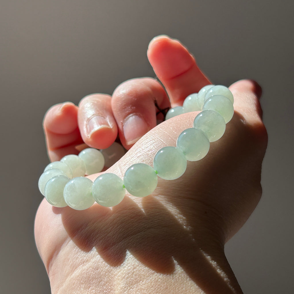 Light apple green jelly Burmese jadeite bead bracelet, photo 3 - Luxe Jadeite