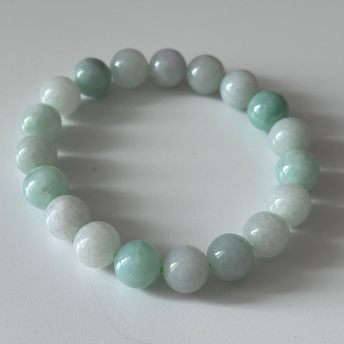 Pale Green and White alternating Bracelet 16.5 cm, photo 10 - Luxe Jadeite