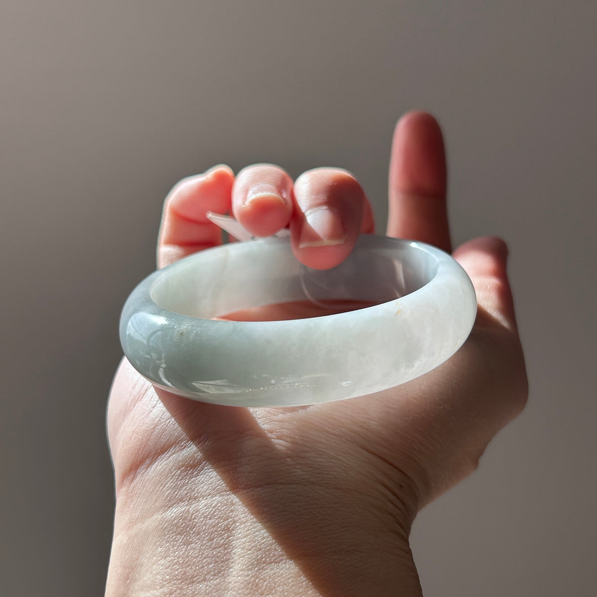 Icy lavender and dark green Burmese jadeite bangle with sa jin gold dust, 58.1mm, photo 3 - Luxe Jadeite