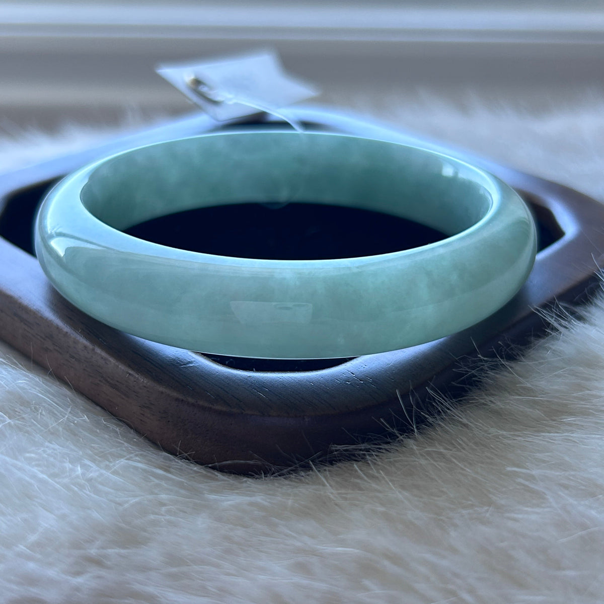 Apple green Burmese jadeite bangle, 56.9mm, photo 12 - Luxe Jadeite