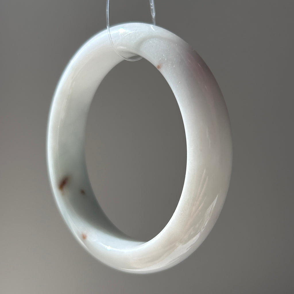 White Bangle with Floating Sajin 52.9 mm, photo 5 - Luxe Jadeite