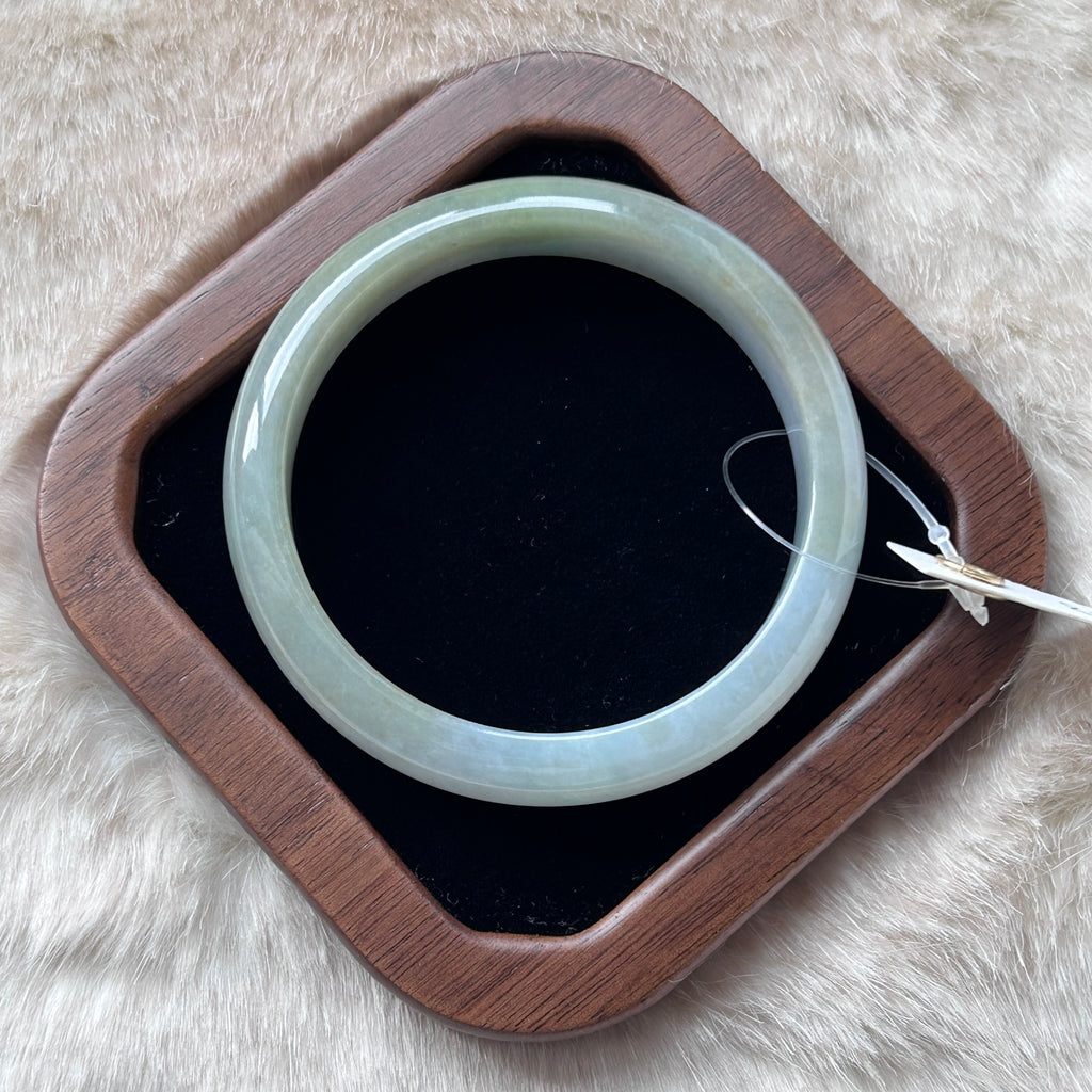 Tea Yellow on Light Green Bangle 57.7mm, photo 4 - Luxe Jadeite