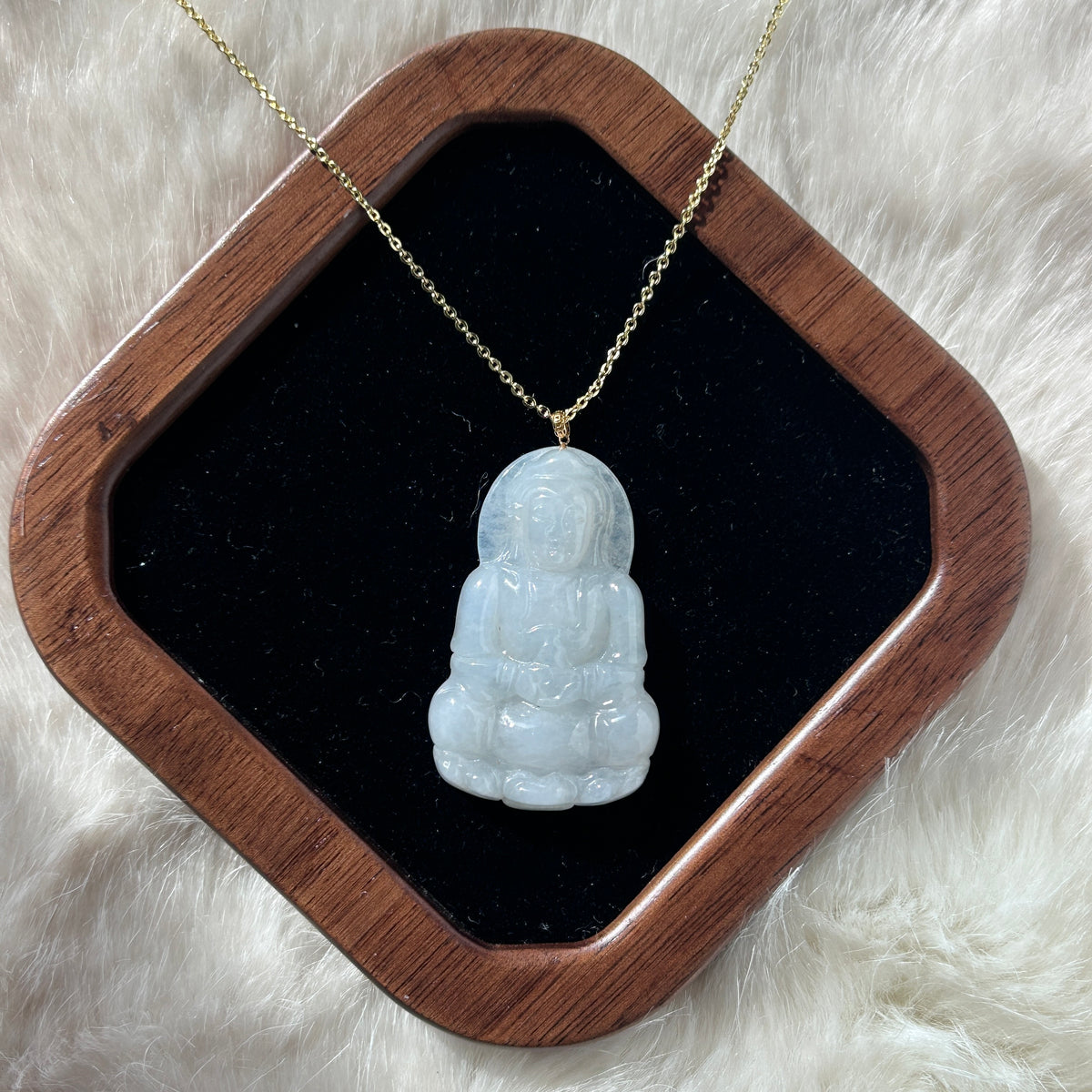 White Buddha Pendant, 18k Gold, photo 5 - Luxe Jadeite